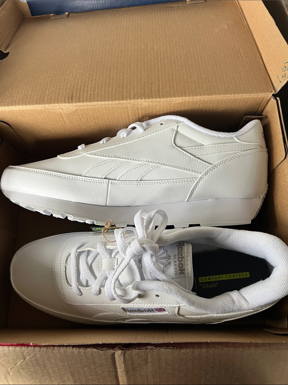 Reebok Men's White Classic Leather Sneakers